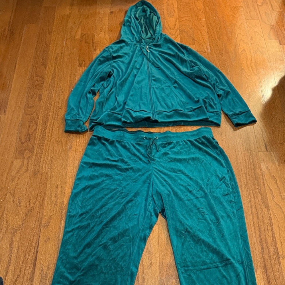 Danskin Now Green Velour Hoodie and Pants Set